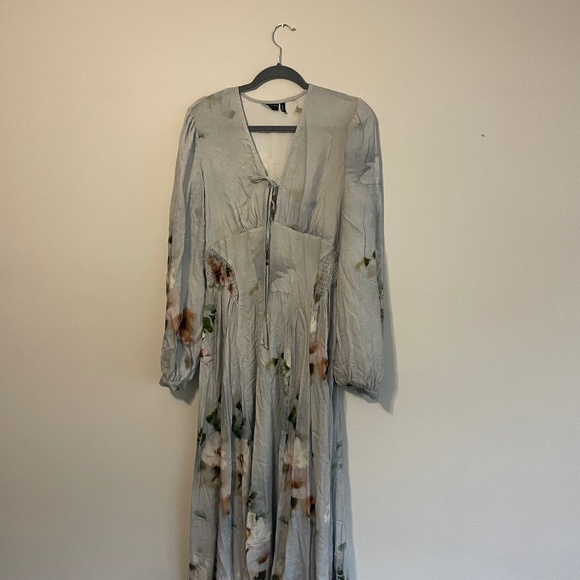 ASOS v-neck long sleeve midi dress - Picture 7 of 9